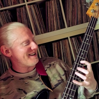 Johnny Daly Basgitaarlessen in Den Haag  centrum Jazz Pop Funk